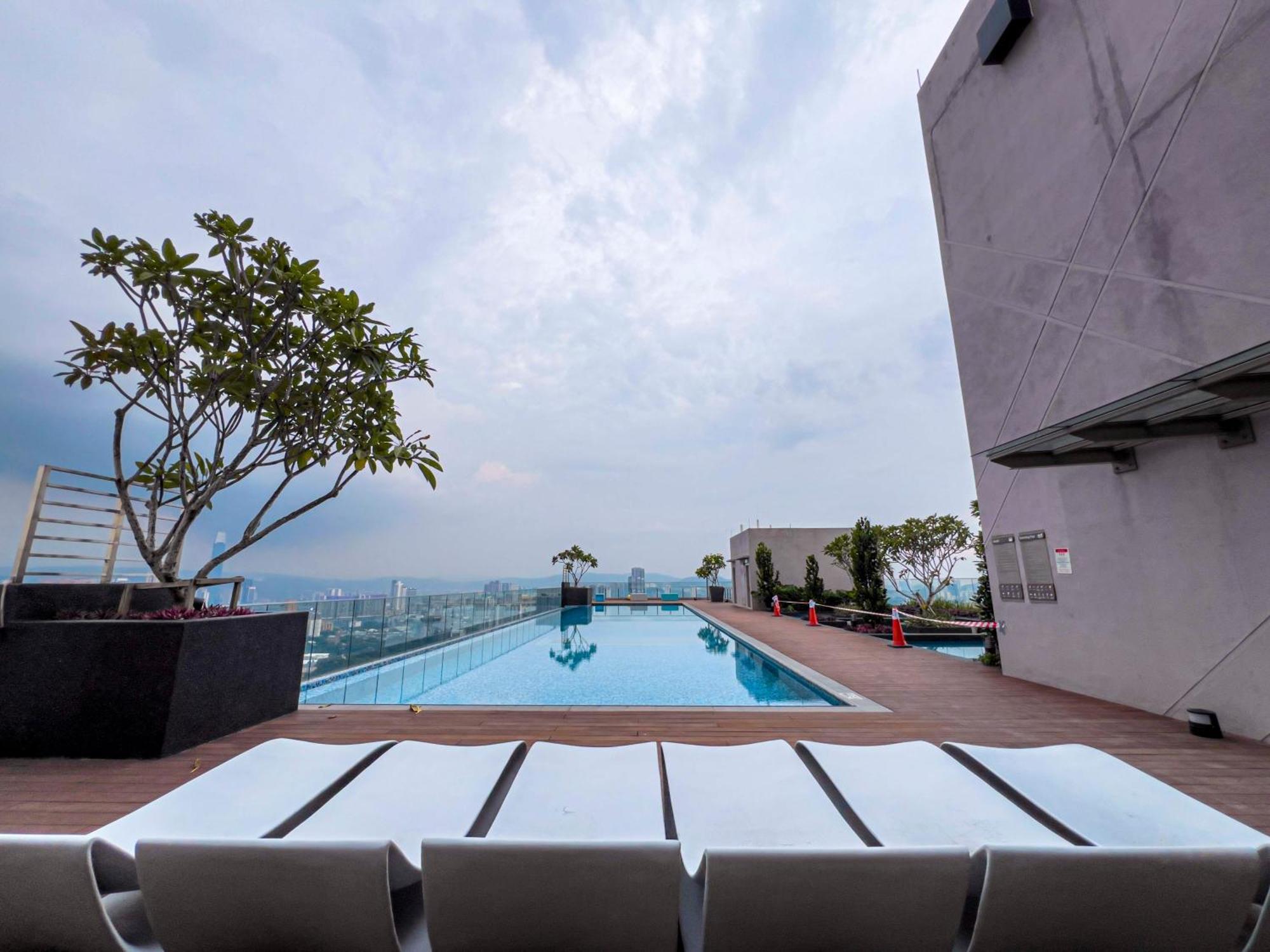 Sky Pool Suites Kl Sentral - Riveria City Kuala Lumpur Exterior foto
